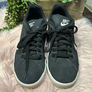 Women’s Tennis Shoes
